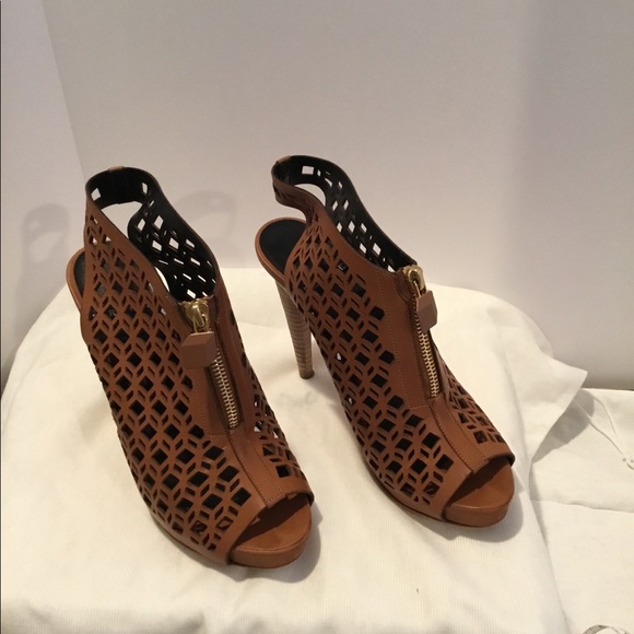 Open Toe Platform stack Heel - Picture 2 of 3